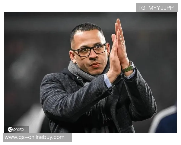 天空体育报道加里奥尼尔与斯特拉斯堡达成执教口头协议将替代罗塞尼尔