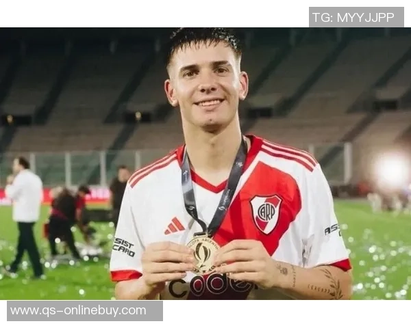 迪马利亚赞马斯坦托诺天赋超群并对其出色表现表示欣喜 迪马利亚赞马斯坦托诺天赋超群并对其出色表现表示欣喜